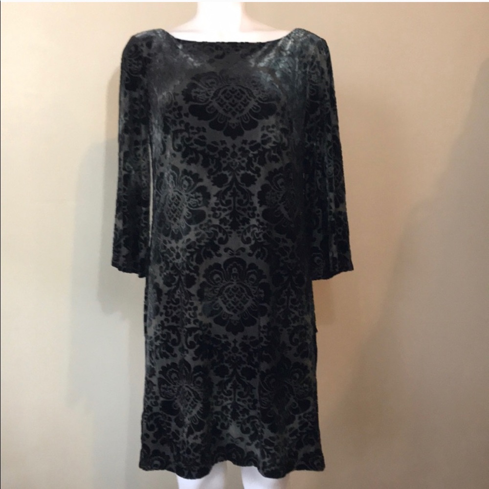 Muse Velvet- new with tags (8) knee length